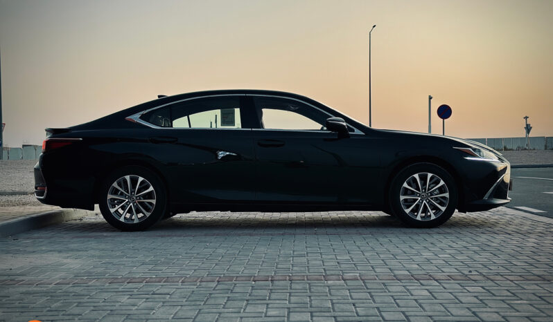 Lexus ES 300h 2023