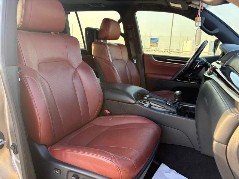 Lexus LX570